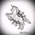 Az egyszarvú tetoválás vázlata # 812 a minta klassz változata, amely könnyen használható egyszarvú tetoválásként történő feldolgozásra és alkalmazásra