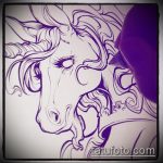 Az unikornis tetoválás vázlata # 991 a minta érdekes változata, amely sikeresen használható feldolgozásra és egyszarvú tetoválásként történő alkalmazásra a lapockán