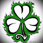 Ciekawa wersja tatuażu szkicuje koniczynę - do tatuażu możesz użyć liścia koniczyny