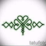 Przyzwoity wariant szkiców tatuażu koniczyny - może być używany do małych tatuaży koniczyny