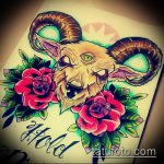 A kecske tetoválás vázlata # 551 a minta hűvös változata, amely sikeresen használható a tető tetoválásához és a kecske füvet eszik