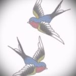 Szokatlan nyelési minta - amely vázlatként hűvös egy exkluzív fecsketetováláshoz