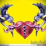 Szokatlan nyelési minta - ami vázlatként hűvös egy észrevehető fecsketetováláshoz