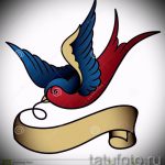 Gyönyörű fecske rajz - amely tökéletes vázlatként egy észrevehető fecsketetováláshoz