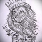 A koronás oroszlán tetoválási vázlatának egyedi változata - felhasználható az oroszlán tetoválásának felvázolására koronafotóval