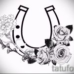 A patkó vázlat tetoválás hűvös változata - használható patkótetováláshoz a fül mögött