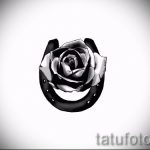 A patkó vázlat tetoválás klassz változata - használható patkótetováláshoz a fül mögött