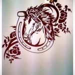 A patkó vázlat tetoválás eredeti változata - férfiak patkótetoválásához használható