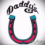 A patkó vázlat tetoválás egyedi változata - használható patkótetováláshoz a fül mögött