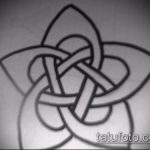 A csillag tetoválás vázlata a kulcscsonton # 424 a minta érdekes változata, amely jól használható feldolgozásra és csillag tetoválásként történő alkalmazásra a kulcscsonton és a térden