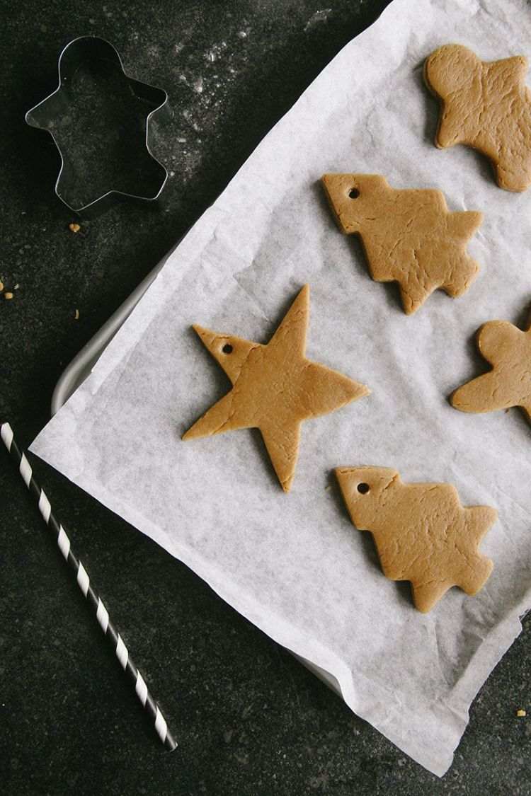 jedlé adventné kalendáre vyrobte si vlastné vianočné motívy hviezda vianočný stromček perníčky