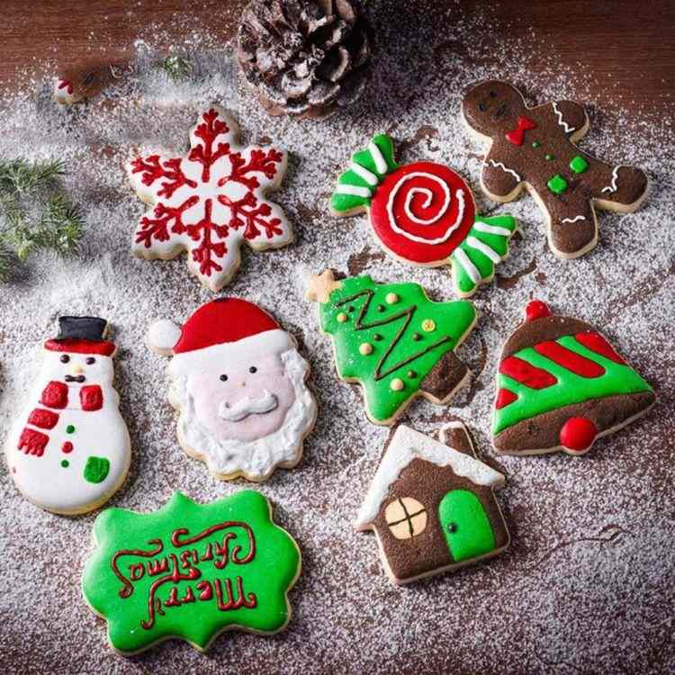 vystrihnúť sušienky ozdobiť snehové vločky zvonček snehuliak jedlý adventný kalendár