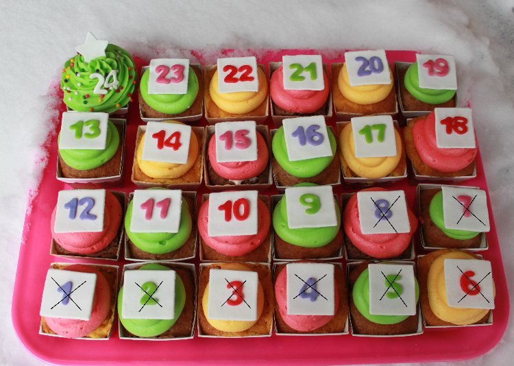 cupcakes vianočné farby štítok číslo tannebäumchen