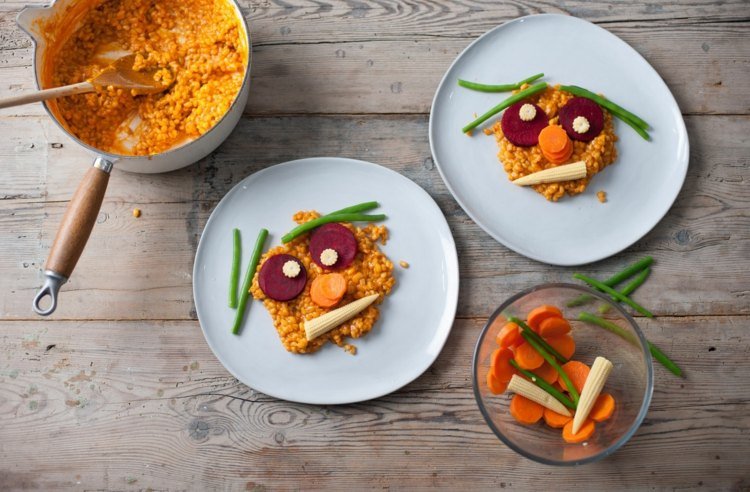 Ozdobte pokrmy pre deti, ako sa vám páči jedlo pre deti perličkový jačmeň-mrkva-fazuľa-varenie