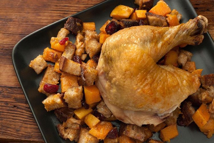 Kura so zemiakmi a mrkvou Recept na vianočný gril z kuracieho mäsa lahodný zdravý