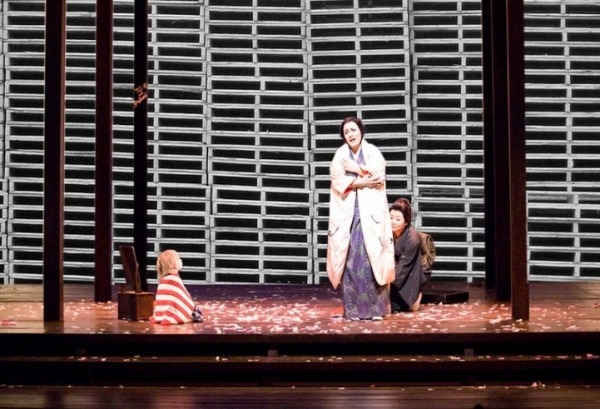 Scénická scénografia-europalety Scénická scénografia europaliet