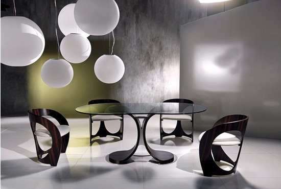 ebenové stolové stoličky