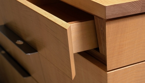 Kuchynský nábytok z javorového dreva - funkčný, ergonomicky navrhnutý