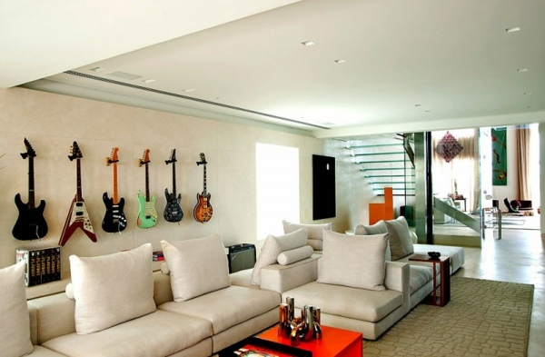 Jedinečná zbierka gitár - rezidencia Malibu unique-guitar-collection-malibu-residence