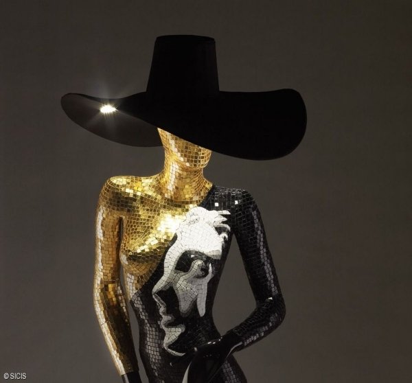 elegantná stojanová lampa mozaika skluptur sicis ďalšie umenie Taliansko