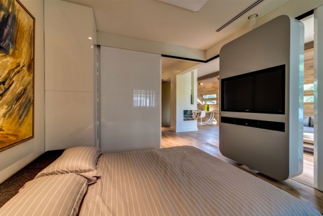 Nábytok do spálne, televízna skrinka, dizajn kriviek