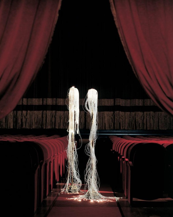 futuristická stojanová lampa taliansky dizajnér