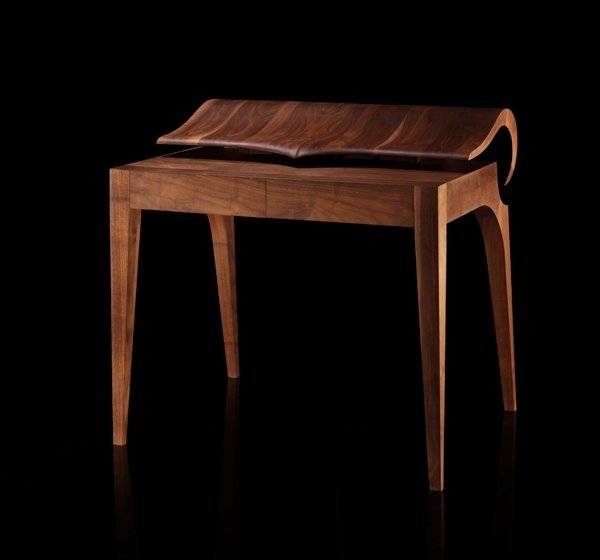 originálny dizajn stola od Paco Camús Voltaire