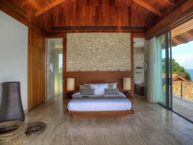 luxusná prázdninová vila phuket spálňová suita drevený strop mramorová podlaha prázdninová vila phuket spálňová suita drevený strop mramorová podlaha