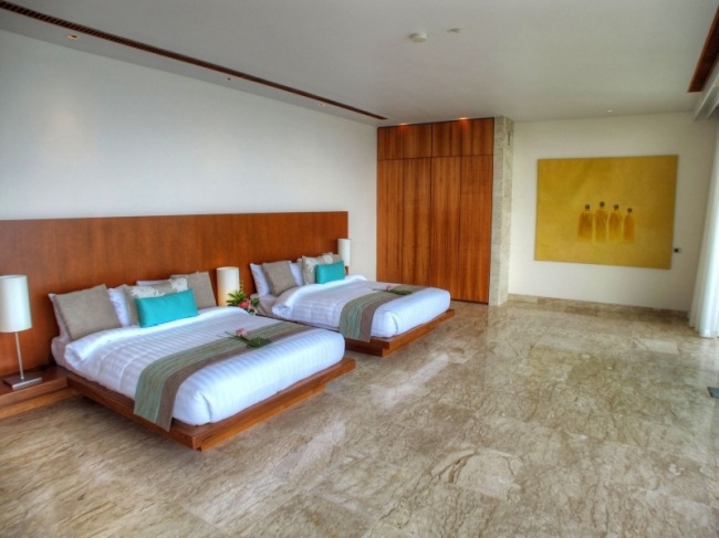 vila phuket postele drevená mramorová dlažba podlaha prázdninová vila phuket postele drevená mramorová dlažba podlaha