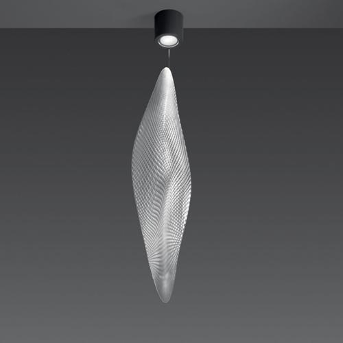 Prívesok Artemide osvetľuje kozmický list