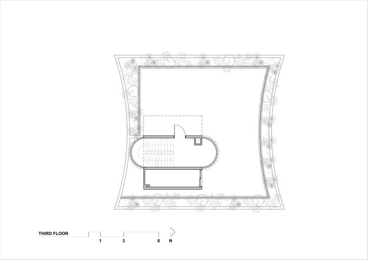 Samostatne stojaci dom s veľkou záhradou s exotickými rastlinami a bazénom