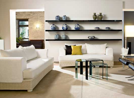 biela-sedacia súprava-obývacia izba-žlté vankúše