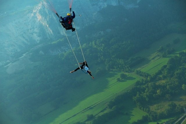 lietajúci paragliding para tandemový športový fotograf