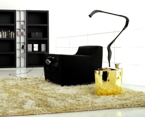 ligne-roset-paranoidná-moderná-podlahová lampa-s-flexibilným ramenom