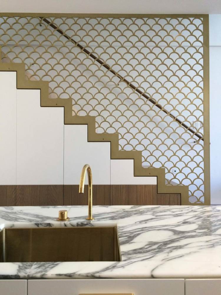 farba-zlatý-drez-doska-ušľachtilý-mramor