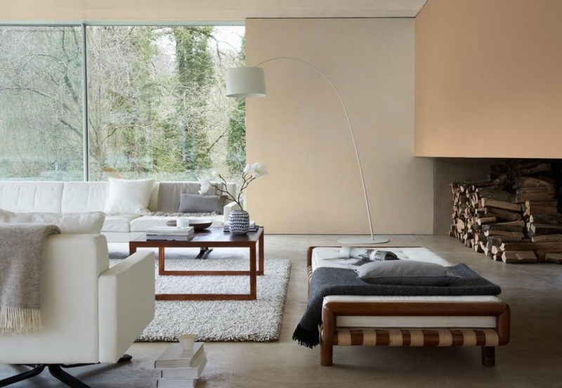 Zariadenie obývačky - dizajn steny v ružovej farbe Farba-plochá-stena-farba-broskyňová-neutrálna-farba