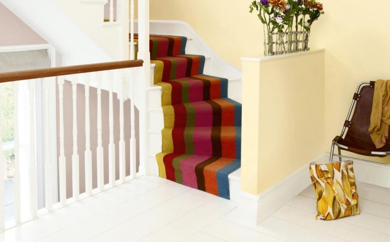 Moderný dizajn steny na chodbe - v ružovej a modrej farbe Farba-byt-chodba-nápady-nápady-pastelové-steny