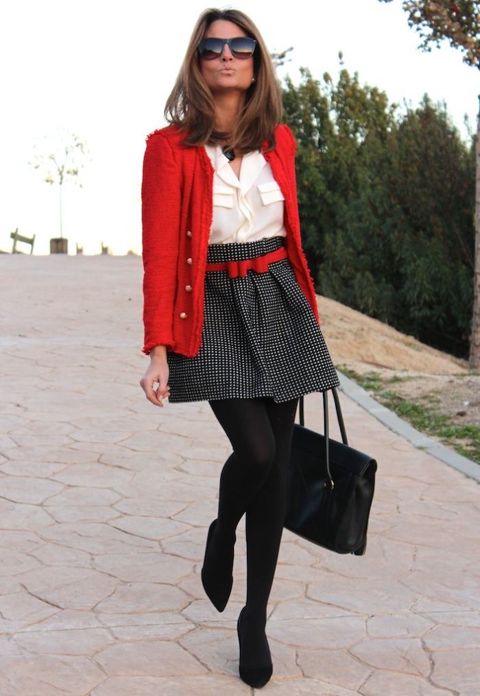 elegantný outfit na jeseň 2014 - čierna sukňa s vysokým pásom - červená bunda elegantný-jesenný-2014-outfit-čierna-červená-úzka sukňa-s-vysokým pásom