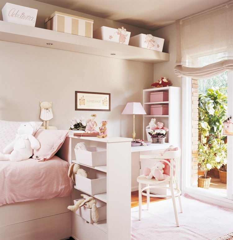 farby-škôlka-dievča-krém-ružová-rohový stôl