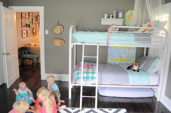 neutrálna-béžová-sivá-stena-dizajn-detská izba