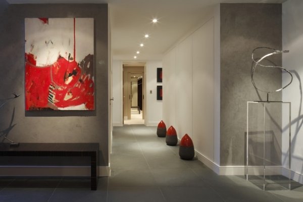 Abstraktné nápady na štýlové dekorácie na nástenné maľby na chodbe Sivá-nástenná maľba-výzdoba-v-chodbe-nástenná maľba-umne osvetlená