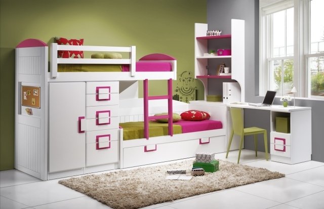 farebný dizajn nápady pre detskú izbu zelená farba na stenu biely nábytok fuchsie akcenty color-design-nápady pre detskú izbu-zelená-stena-farba-biela-nábytok-fuchsie-akcenty