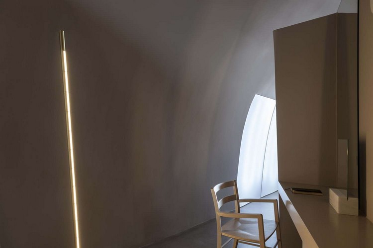 svetelný bar farebný svetlý spálňový toaletný stolík den