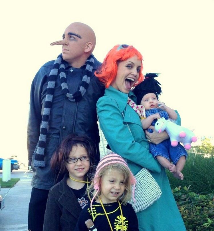 Karnevalové kostýmy-2015-rodiny-ja-jednoducho-opovrhnutiahodné figúrky