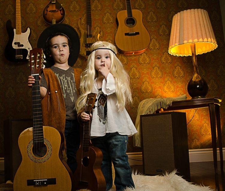 Karnevalové kostýmy 2015 retro hippie vzhľad kovbojov