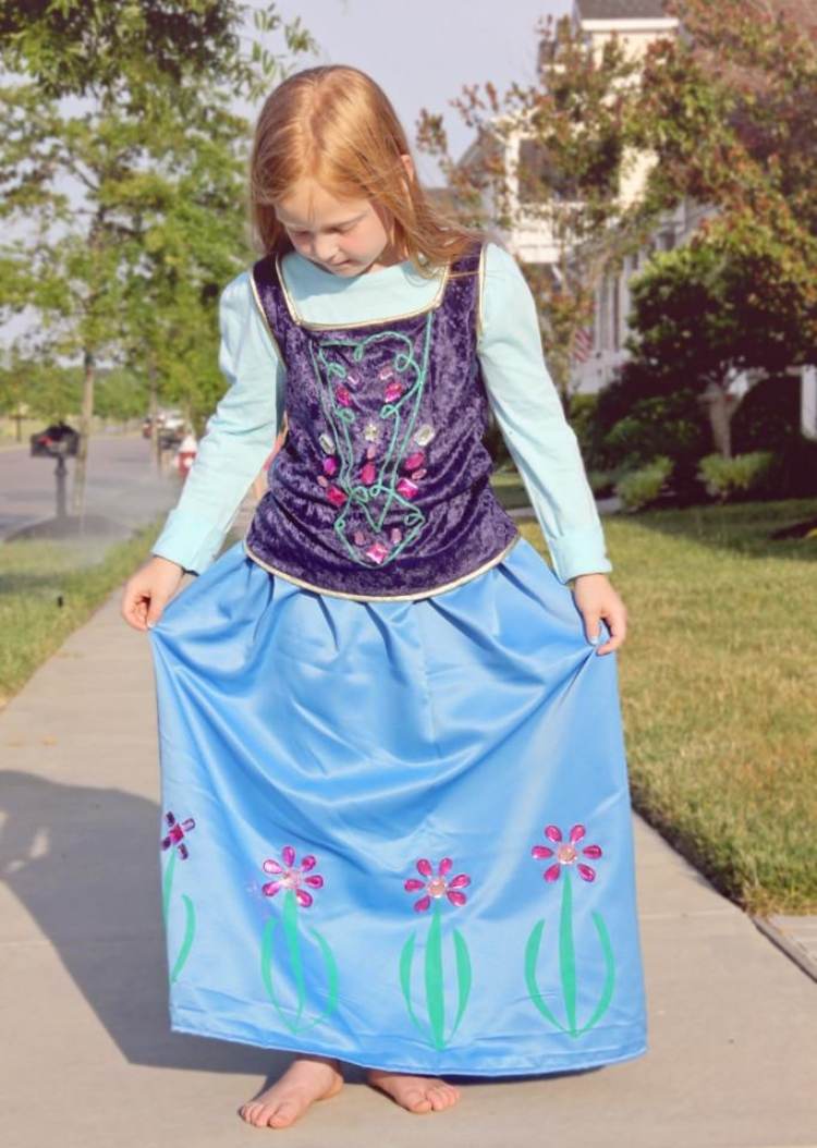 karnevalové kostýmy-deti-vyrobte si-ľadová kráľovná-anna-šaty-návod na ušitie