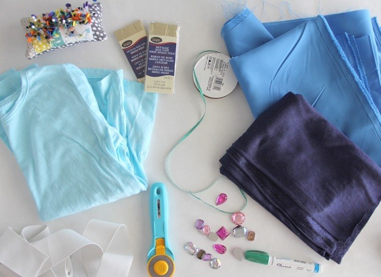 karnevalové kostýmy-deti-vyrobte si-ľadová kráľovná-anna-šaty-materiály-návod