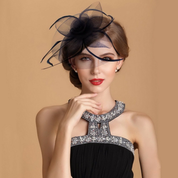 fascinátor-svadobní hostia-outfit-doplnky k čiernym vlasom-družička