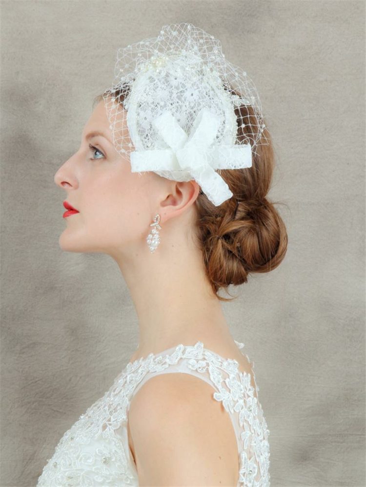 fascinátor-svadobné-čipky-stužky-romantické-vlasové doplnky-sieť-náušnice