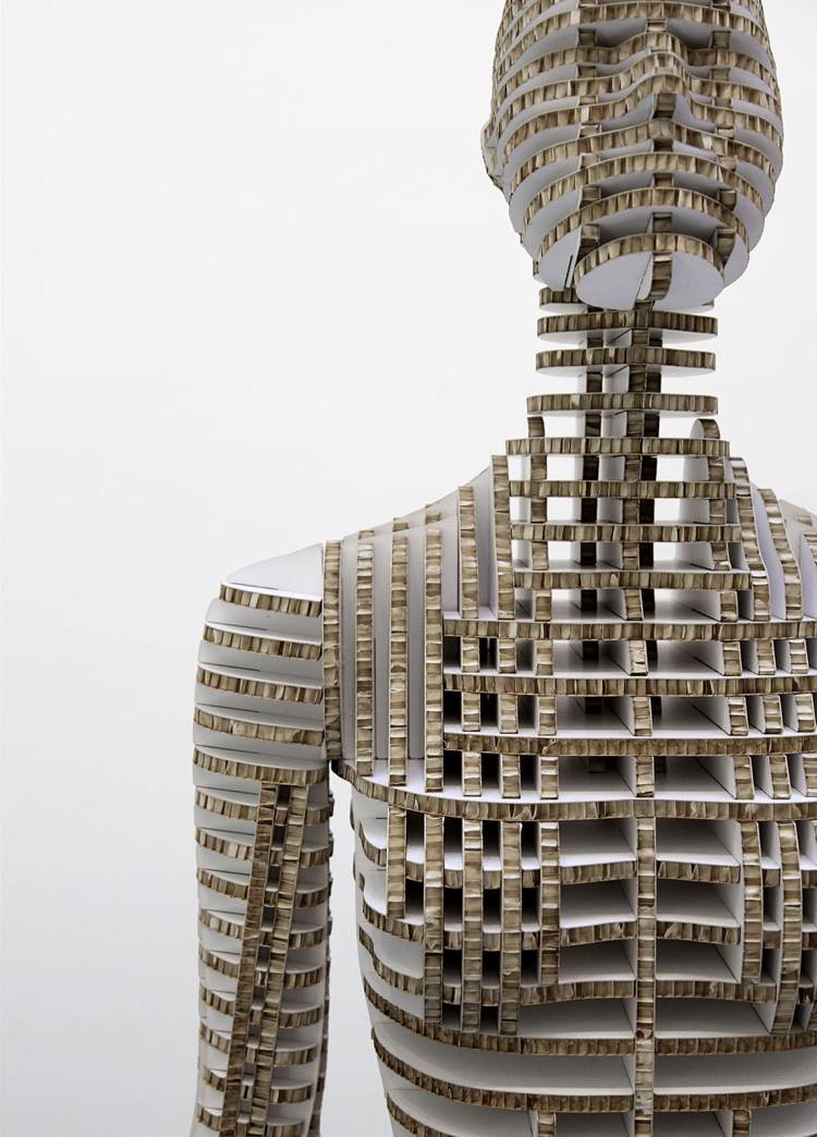 móda-móda-moderné-umenie-výstava-kartón-figurína-štruktúra